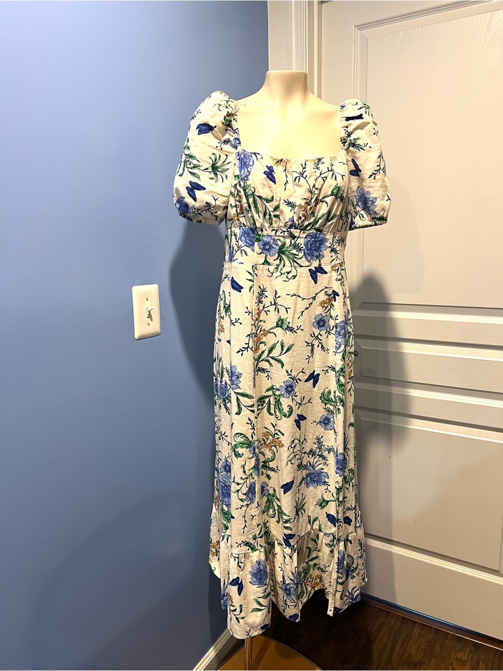 London Times 55% Linen Cream Floral & butterfly puff sleeve Midi Dress in size 8